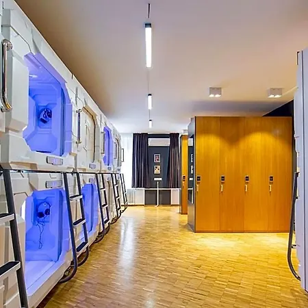 فندق-كبسولة Spacehotel 2*